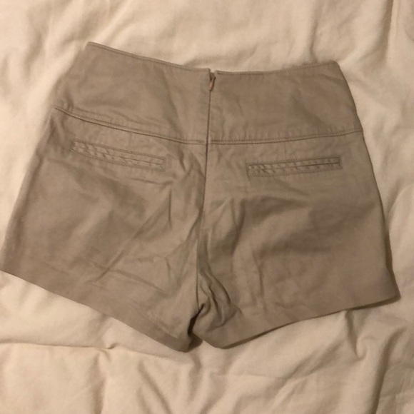 Shorts - Picture 2 of 4